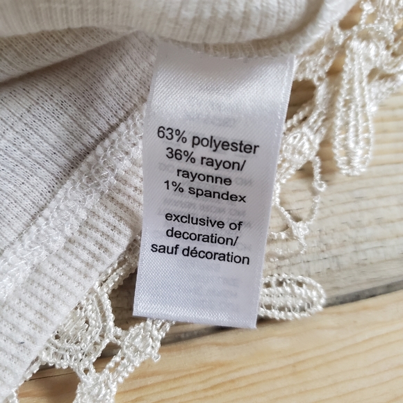 Maurices BOHO crop top with fringe - Picture 4 of 5